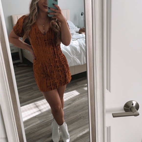 House of Harlow x REVOLVE Maritza Mini Dress in Rust Red - Picture 2 of 2